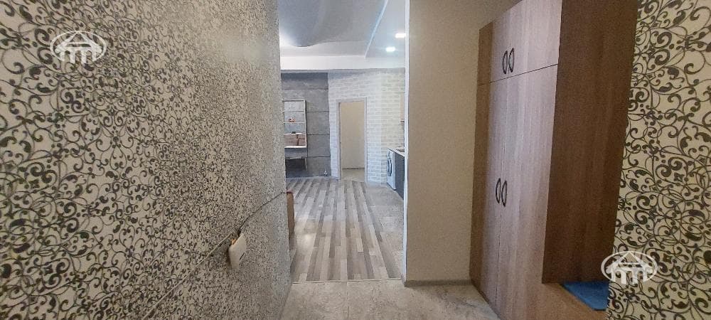 Квартира · 2 комн. · 66 м² · Кентрон
