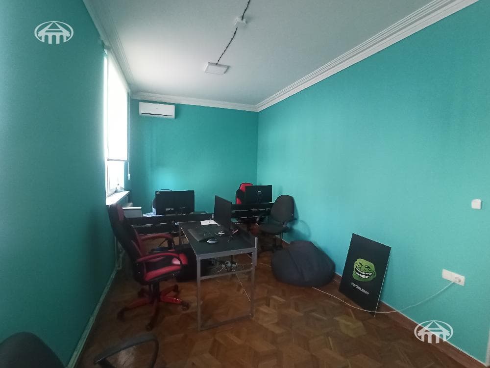 Дом · 8 комн. · 256 м² · Арабкир