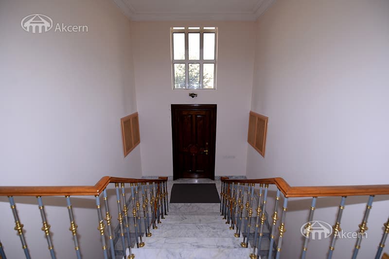 Mansion · 6 rooms · 530 m² · Nork-Marash