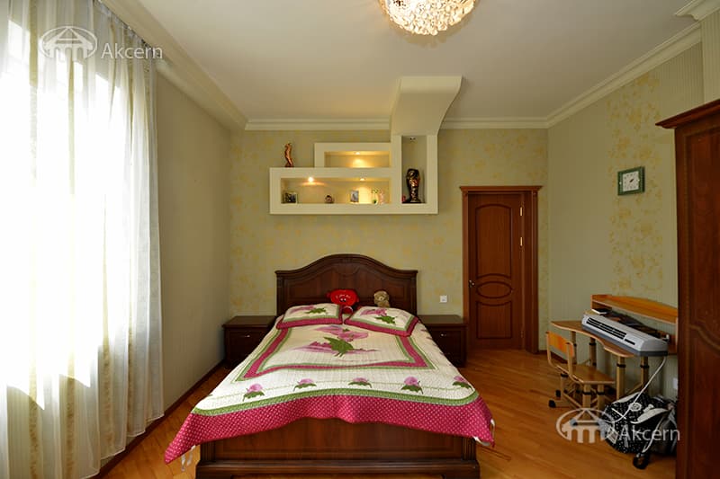 Особняк · 6 комн. · 349 м² · Аджапняк