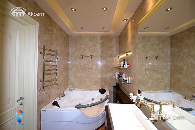 Квартира · 4 комн. · 174 м² · Кентрон