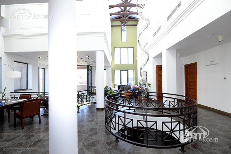Mansion · 5 rooms · 1,014 m² · Vahagni