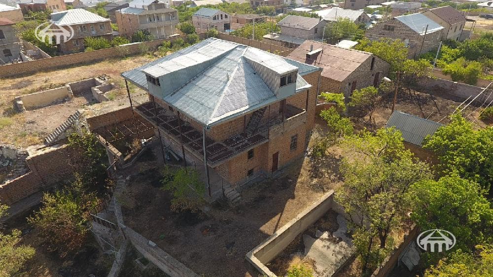 Mansion · 6 rooms · 498 m² · v. Mughni
