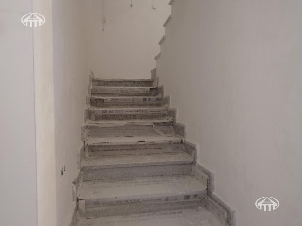 House · 5 rooms · 236 m² · Zovuni