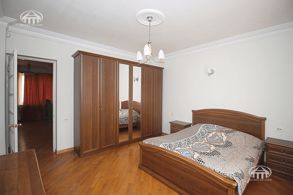 Дом · 8 комн. · 675 м² · Арабкир