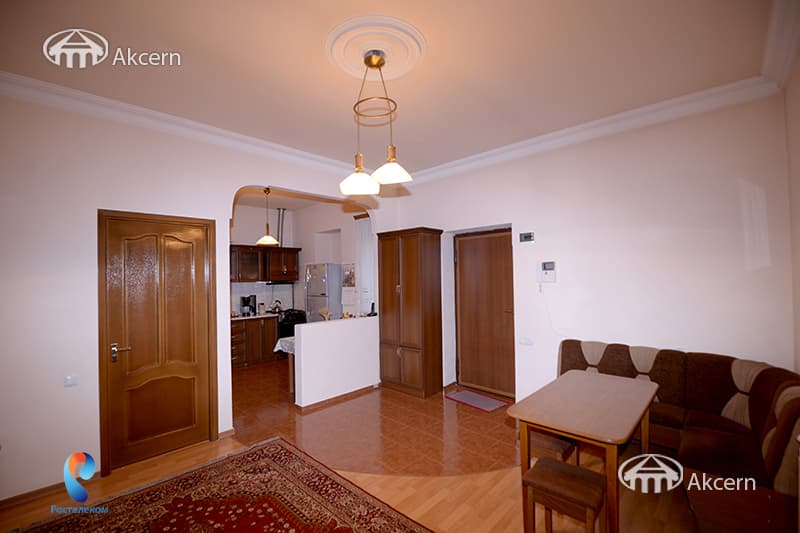 House · 3 rooms · 90 m² · Kentron