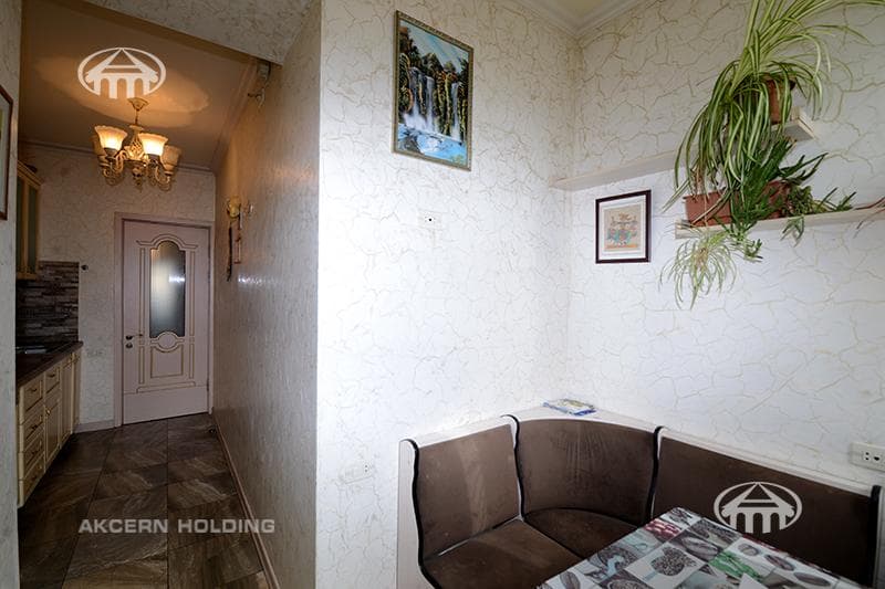 Apartment · 3 rooms · 90 m² · Kentron