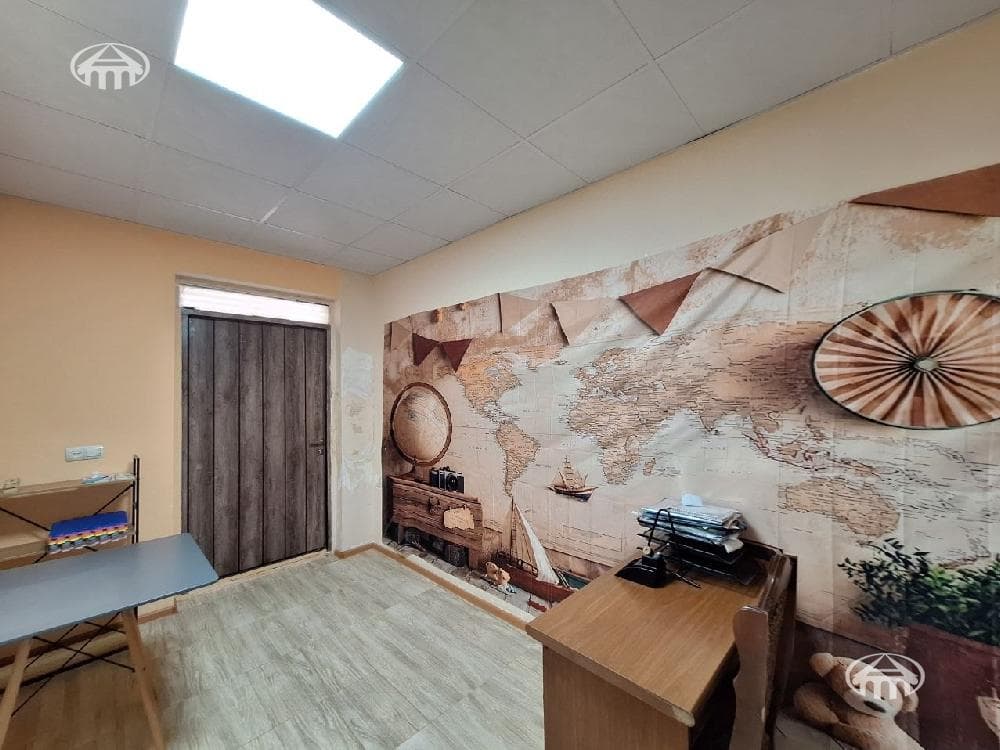Commercial property · 440 m² · Jrvej