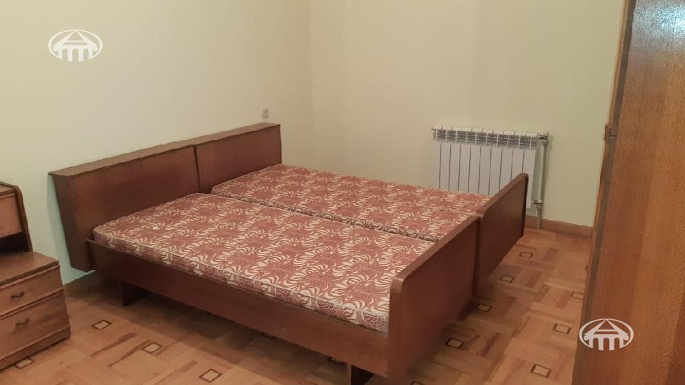 Дом · 5 комн. · 301 м² · Кентрон