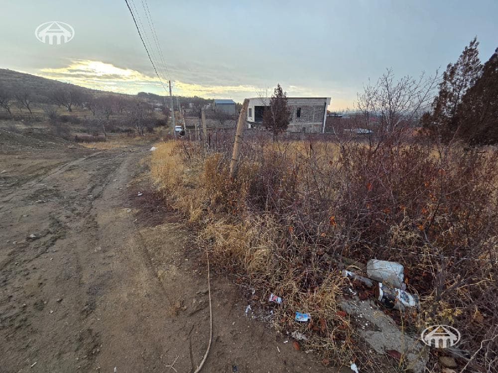 Участок · 1 605 м² · Джрвеж