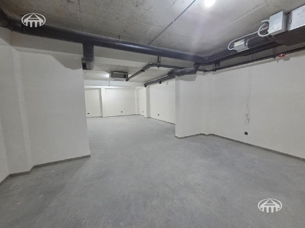 Retail · 406 m² · Kentron