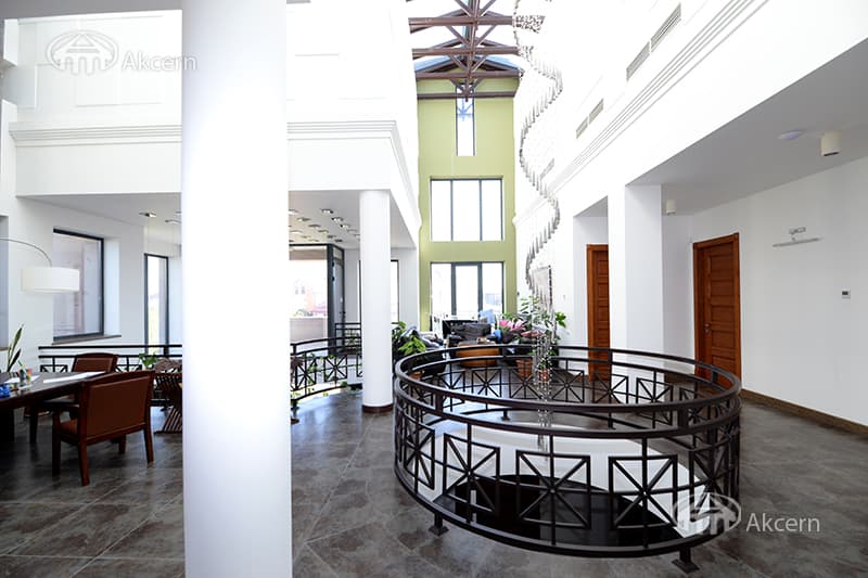 Mansion · 5 rooms · 1,014 m² · Vahagni