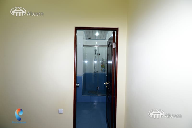 Apartment · 4 rooms · 215 m² · Kentron