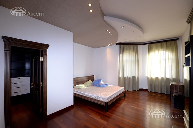 Mansion · 5 rooms · 394 m² · Vahagni
