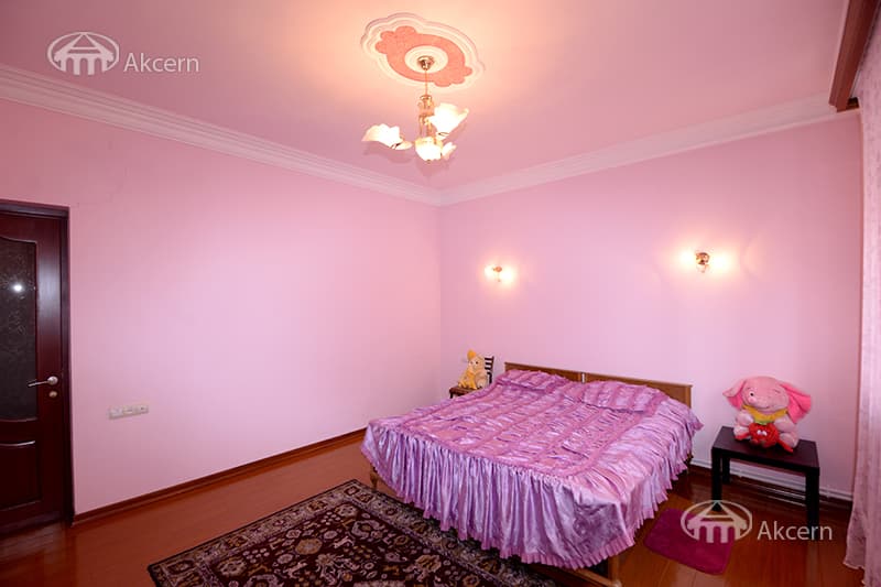 Квартира · 5 комн. · 251 м² · Арабкир