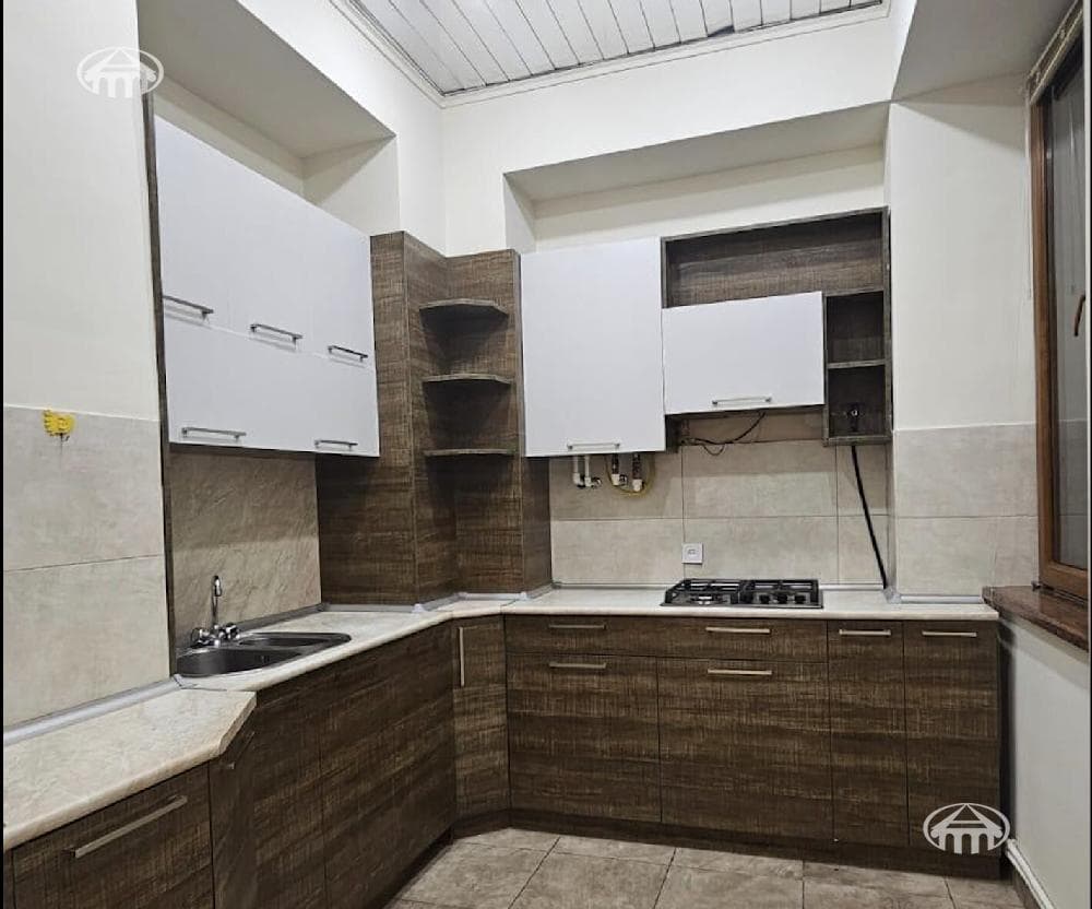 Apartment · 2 rooms · 59 m² · Kentron