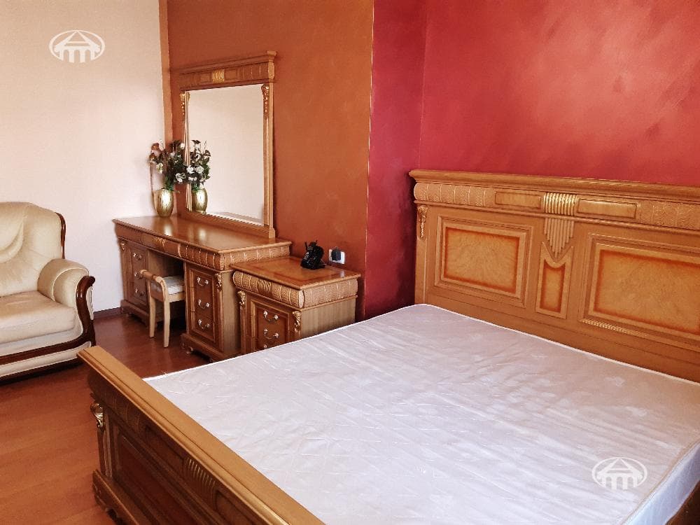 Квартира · 3 комн. · 100 м² · Кентрон