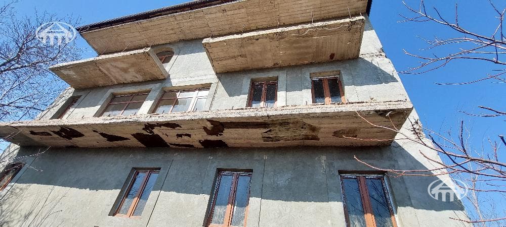Առանձնատուն · 5 սեն. · 788 մ² · Ձորաղբյուր