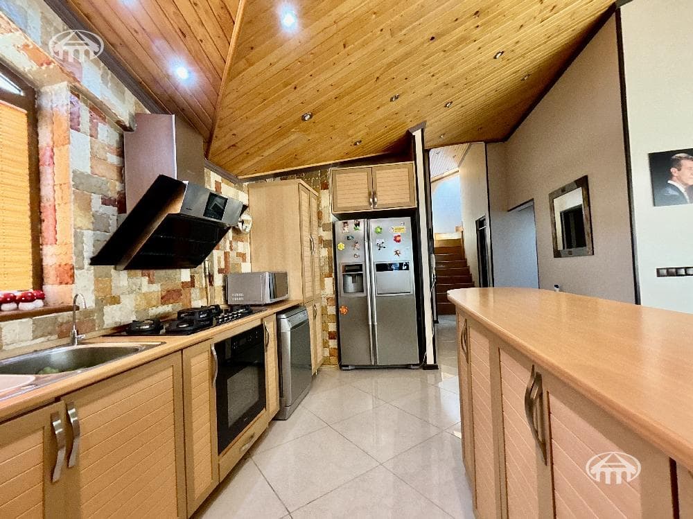 Квартира · 4 комн. · 115 м² · Кентрон
