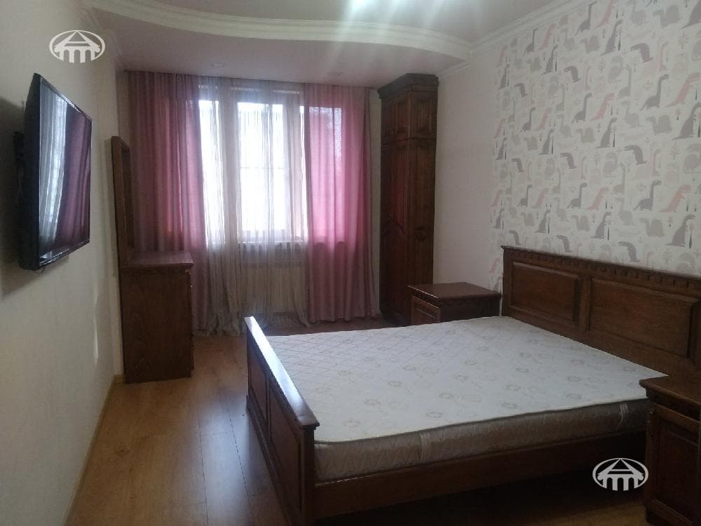 Apartment · 3 rooms · 83 m² · Kentron