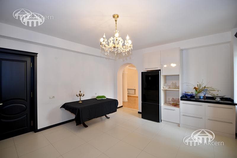Особняк · 5 комн. · 740 м² · с. Ариндж