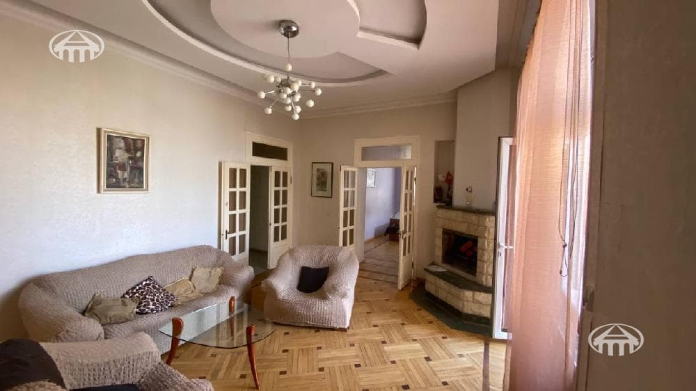 Բնակարան · 2 սեն. · 77 մ² · Կենտրոն