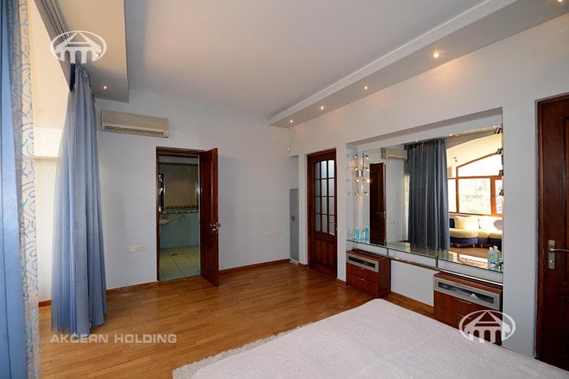 Mansion · 6 rooms · 817 m² · Arabkir