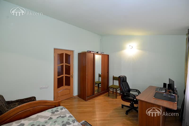 Apartment · 6 rooms · 234 m² · Arabkir