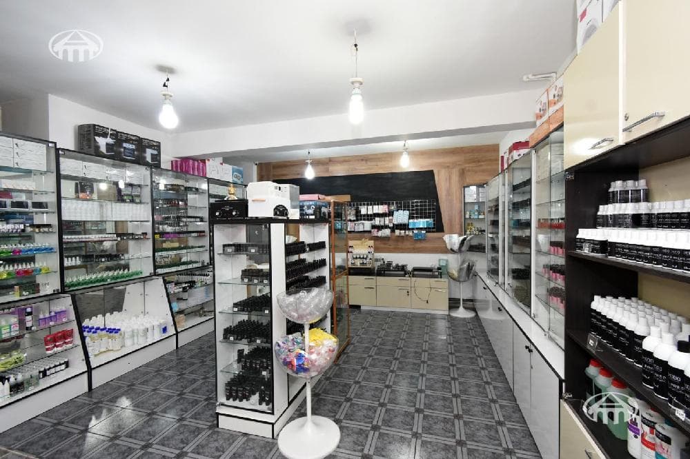 Retail · 222 m² · Kentron