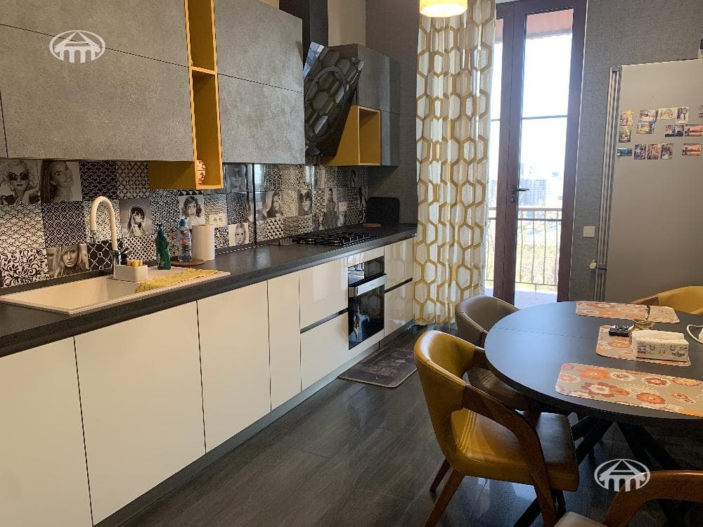 Квартира · 4 комн. · 114 м² · Арабкир