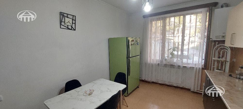 Квартира · 3 комн. · 108 м² · Арабкир