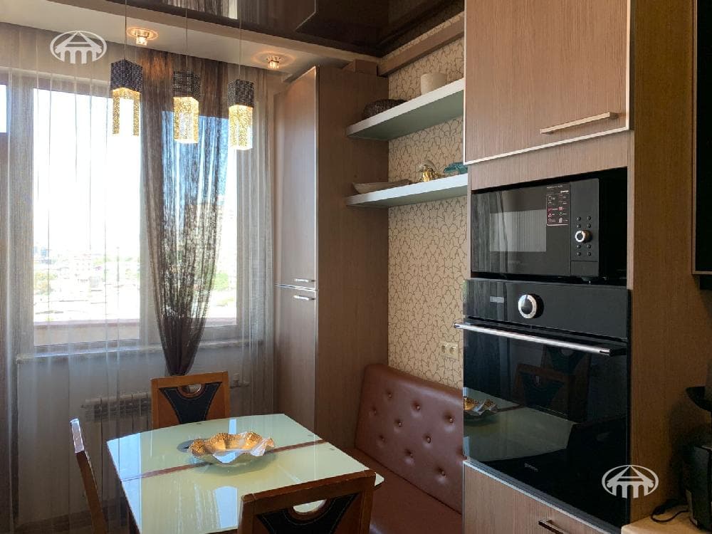 Apartment · 3 rooms · 97 m² · Kentron