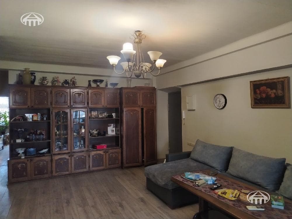 Квартира · 2 комн. · 74 м² · Кентрон