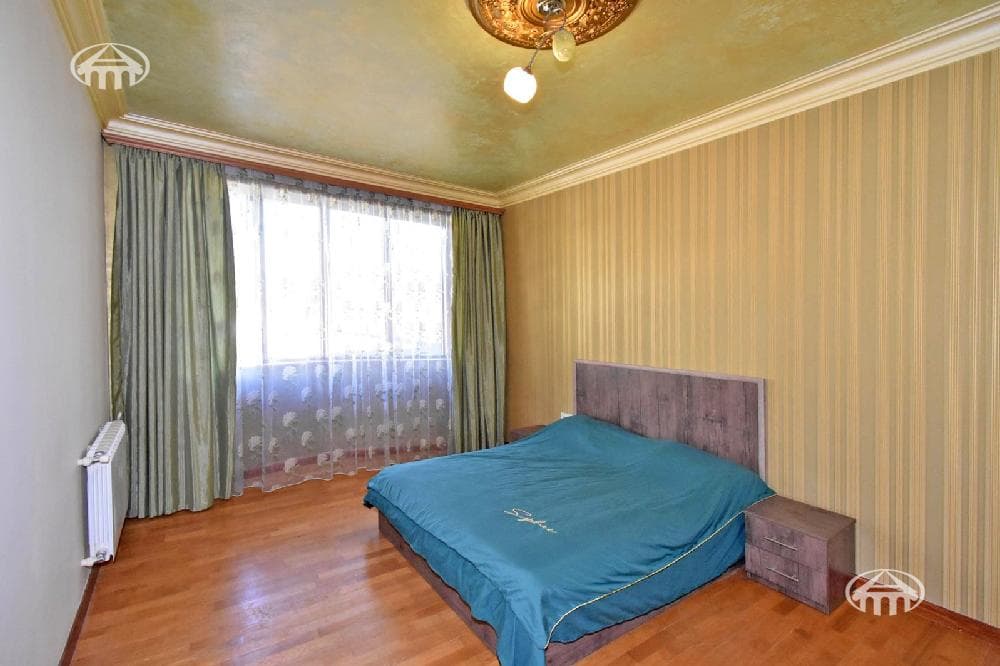 Дом · 5 комн. · 489 м² · Арабкир