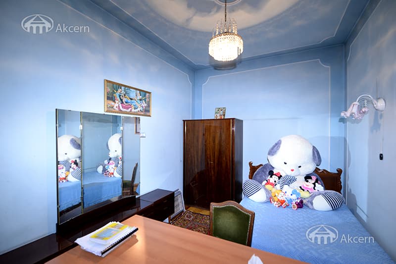 Дом · 7 комн. · 557 м² · Кентрон