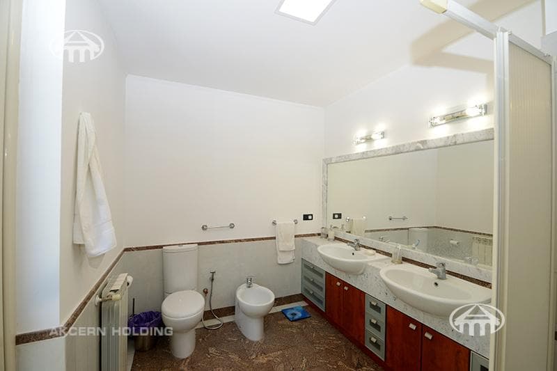 Apartment · 4 rooms · 254 m² · Kentron