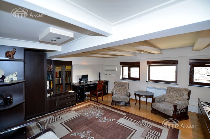 Квартира · 4 комн. · 173 м² · Кентрон