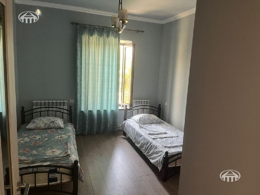House · 5 rooms · 200 m² · Garni