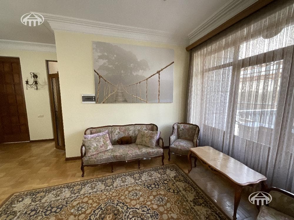 Mansion · 7 rooms · 700 m² · Arabkir
