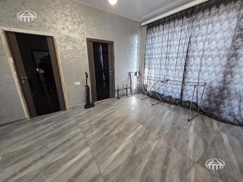 Особняк · 5 комн. · 300 м² · с. Ариндж