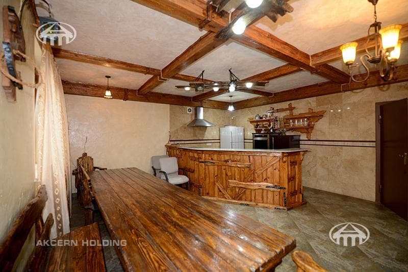 Особняк · 9 комн. · 650 м² · Аджапняк