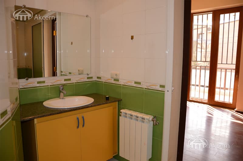 Mansion · 7 rooms · 615 m² · Kentron