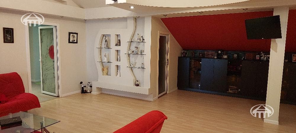 Особняк · 6 комн. · 320 м² · Птгни