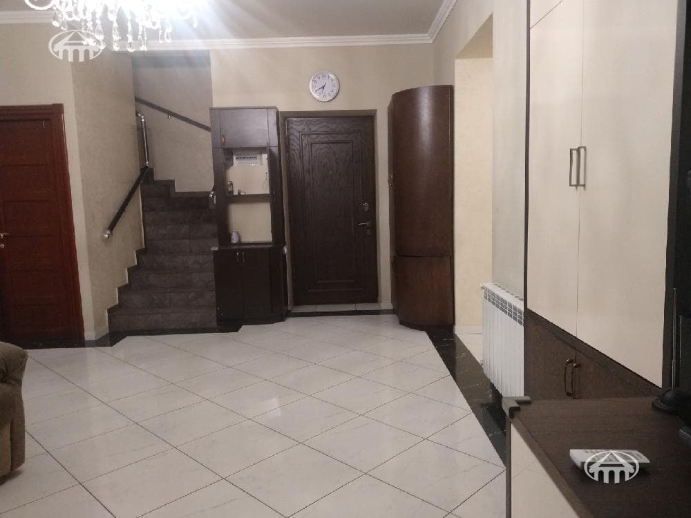 Apartment · 4 rooms · 184 m² · Kentron