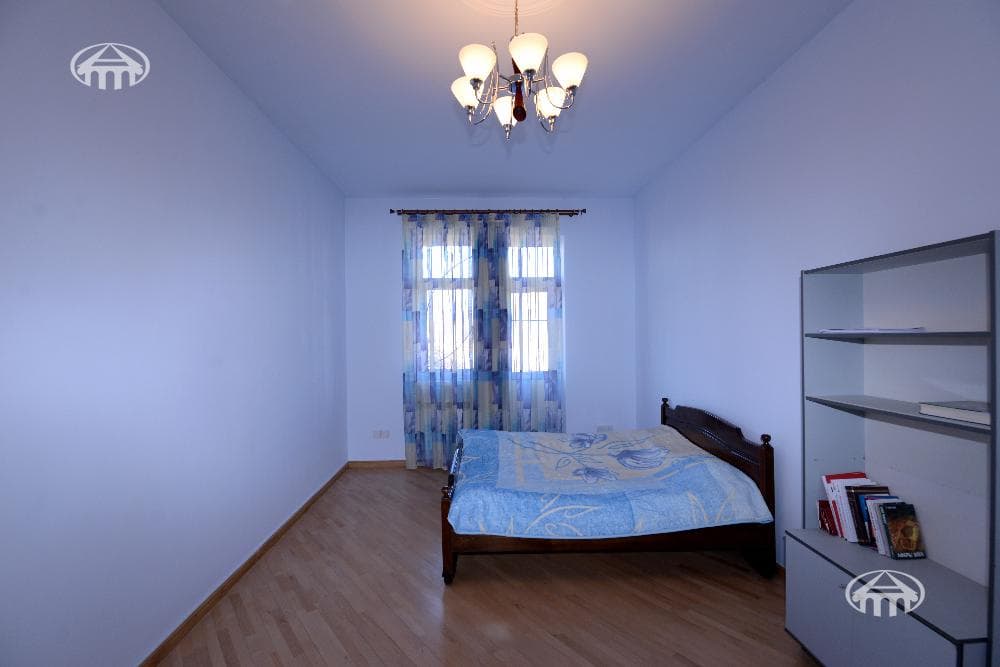 Особняк · 6 комн. · 366 м² · Канакер-Зейтун
