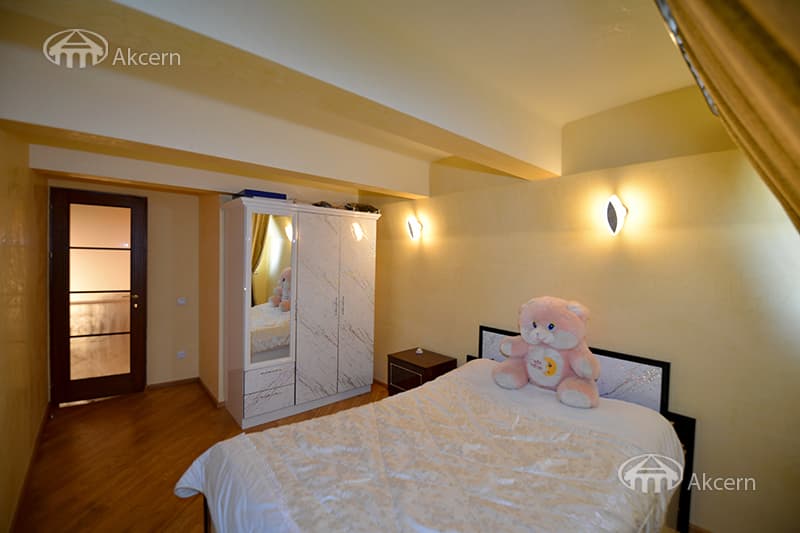 Apartment · 3 rooms · 103 m² · Kentron