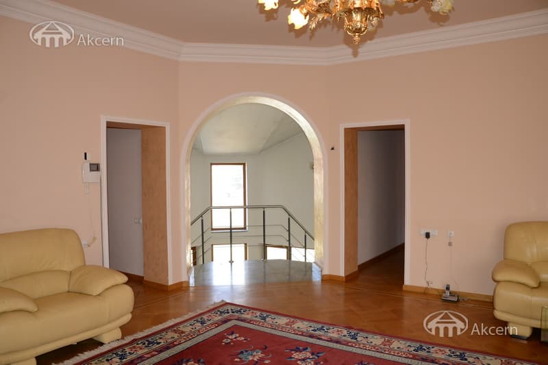 Особняк · 5 комн. · 300 м² · Арабкир