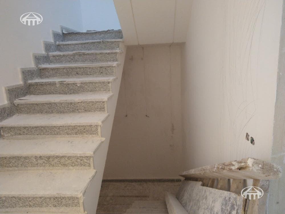 House · 5 rooms · 236 m² · Zovuni