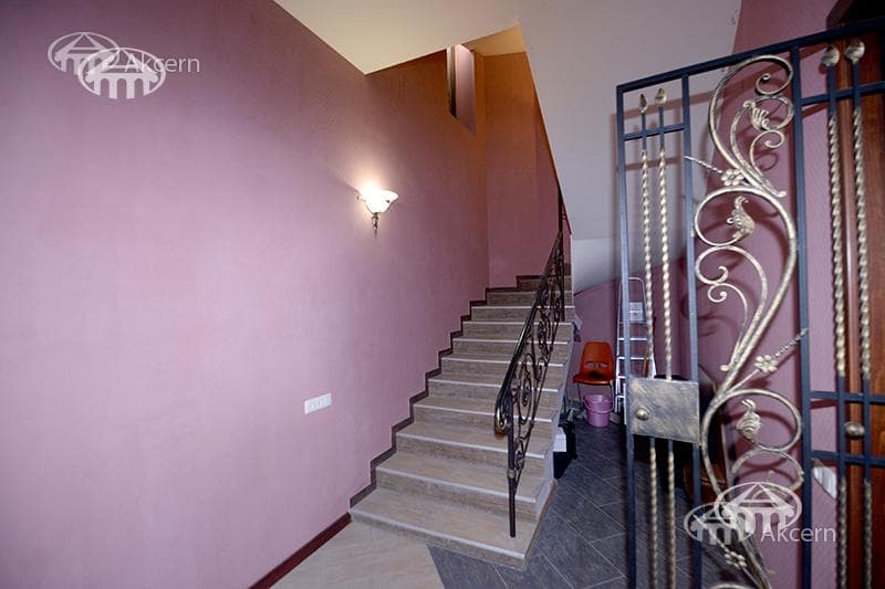 Hotel · 5 rooms · 540 m² · Kentron