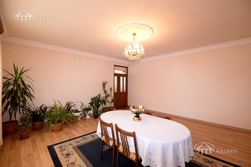 Квартира · 5 комн. · 251 м² · Арабкир